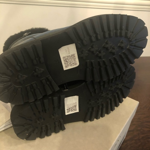 Jimmy Choo Voyager II/F Leather Ankle Boots 37 NWB - Picture 10 of 10